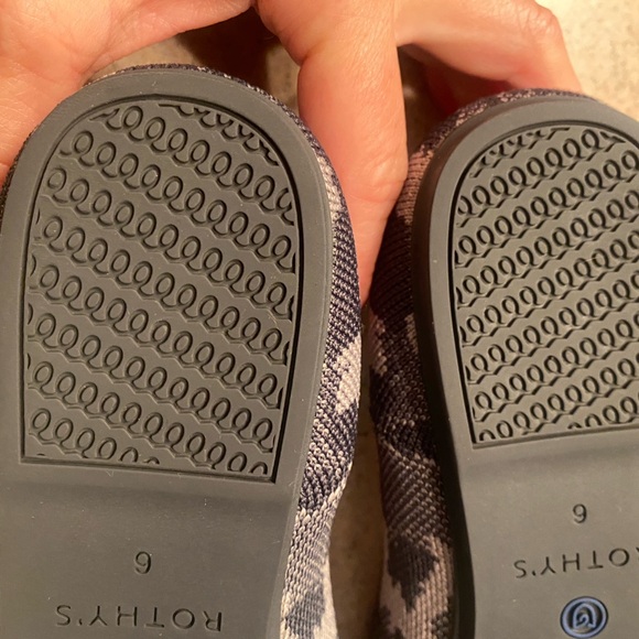 Rothy’s The Point, True Red, Size 6. Excellent used condition. - Picture 7 of 9